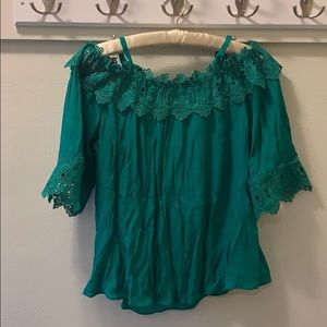 Wrinkly Cold Shoulder top